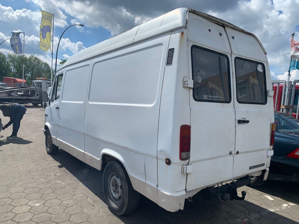 Mercedes 307 – AfricaCarz