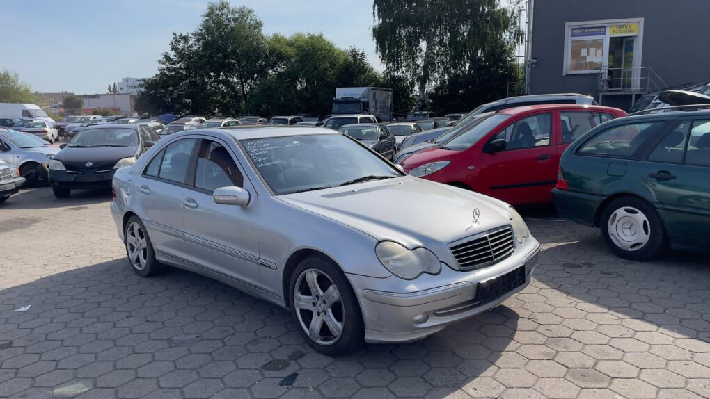 Mercedes C200