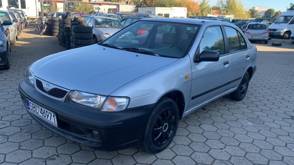Nissan Almera
