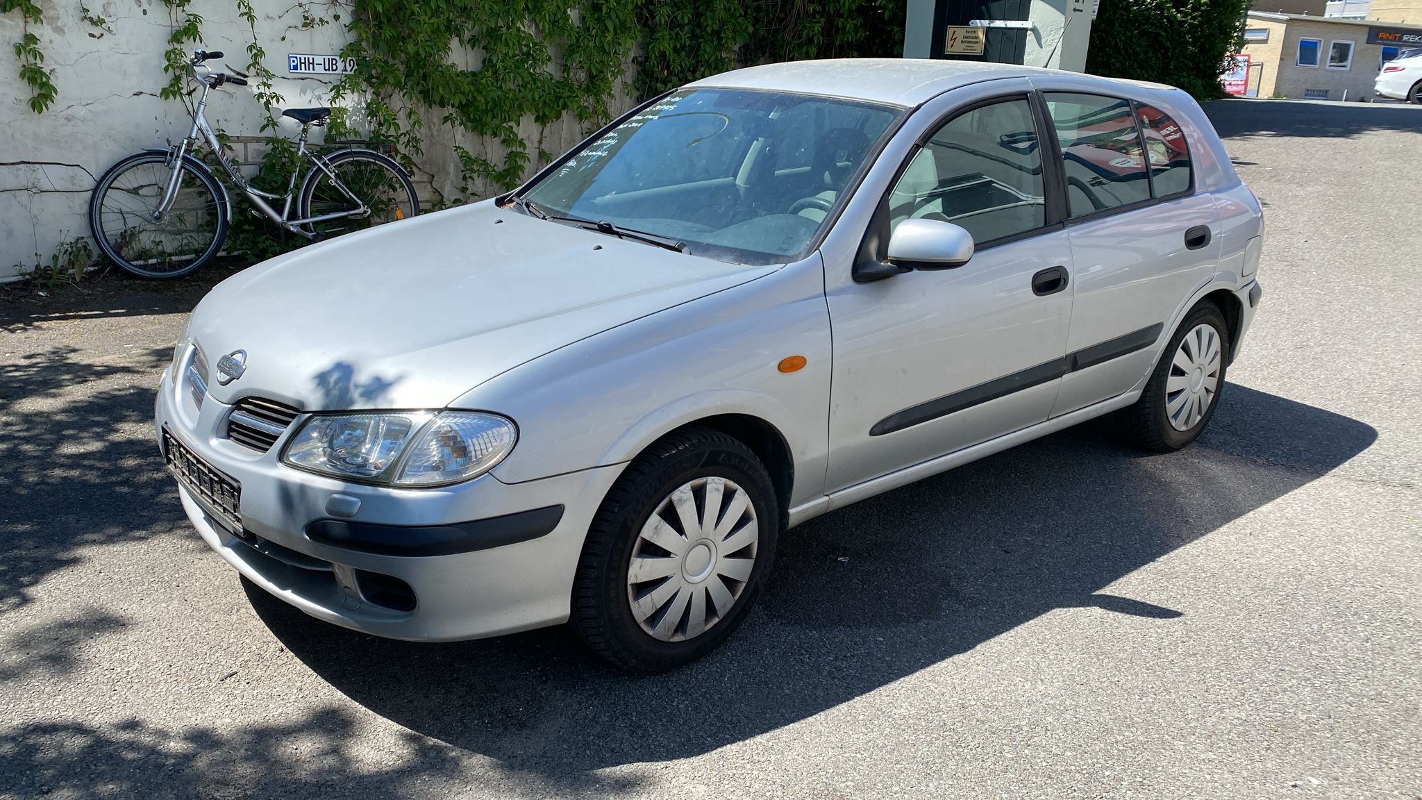 Nissan Almera