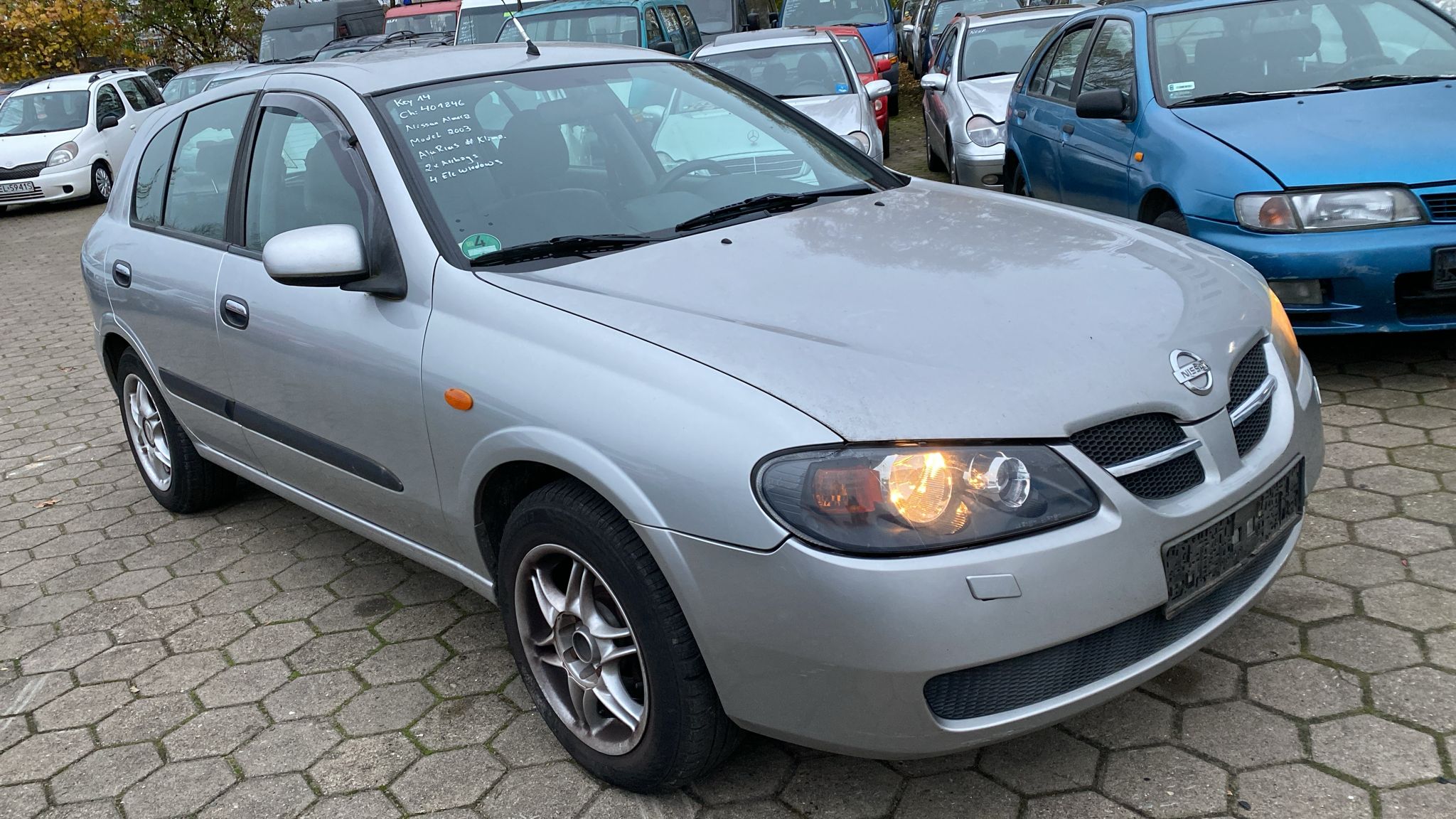 Nissan Almera