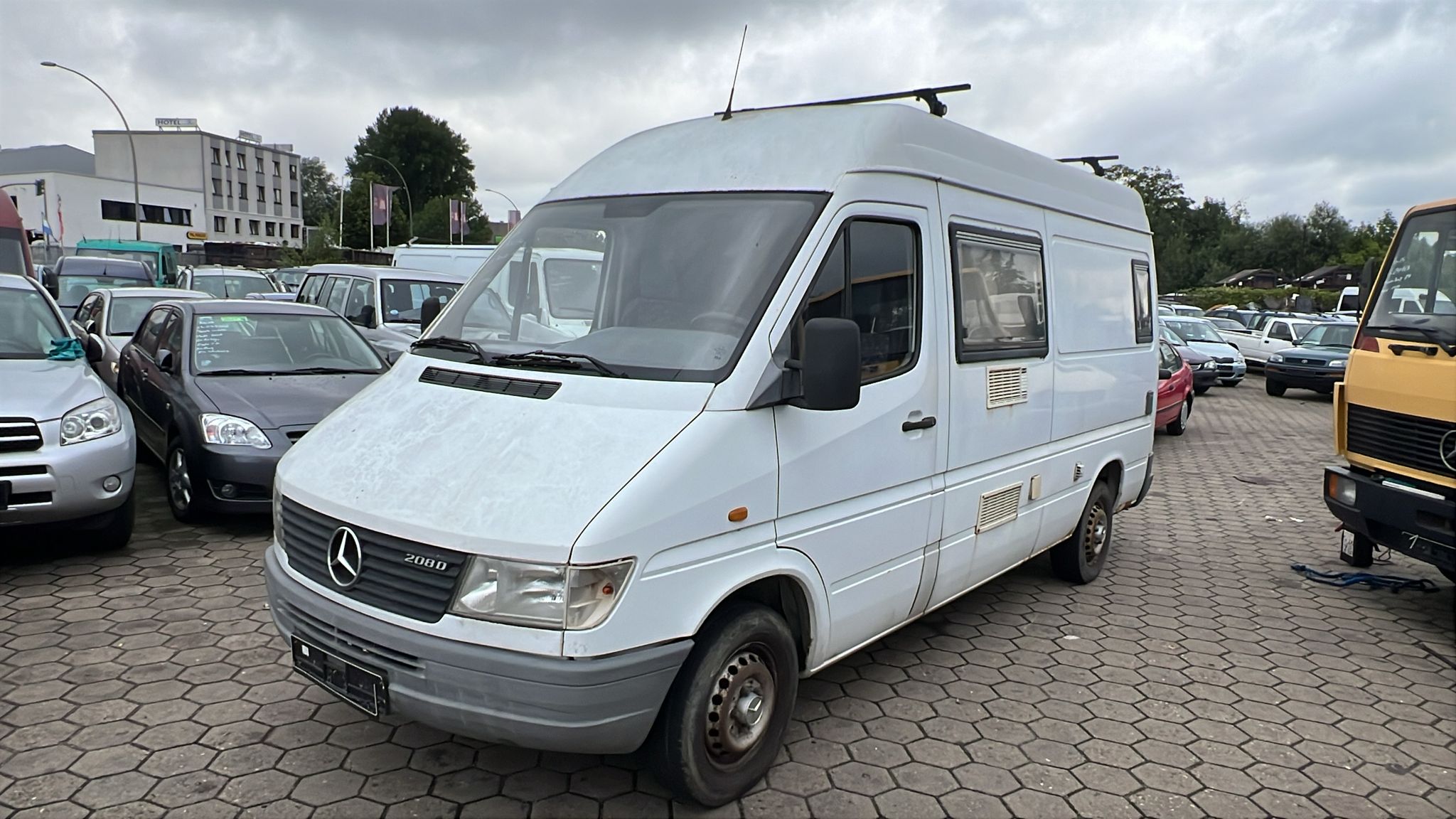 Mercedes 208