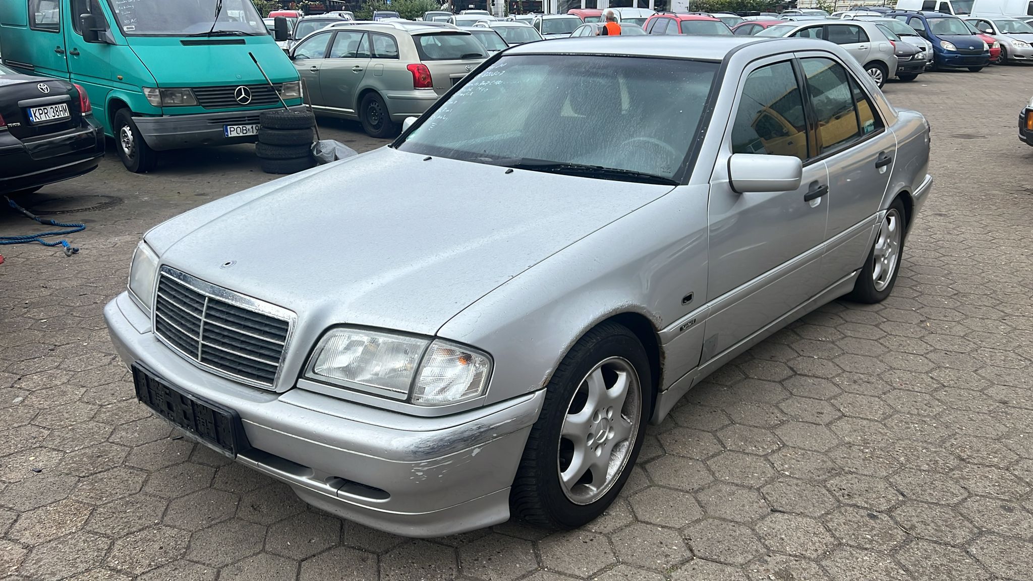 Mercedes C180