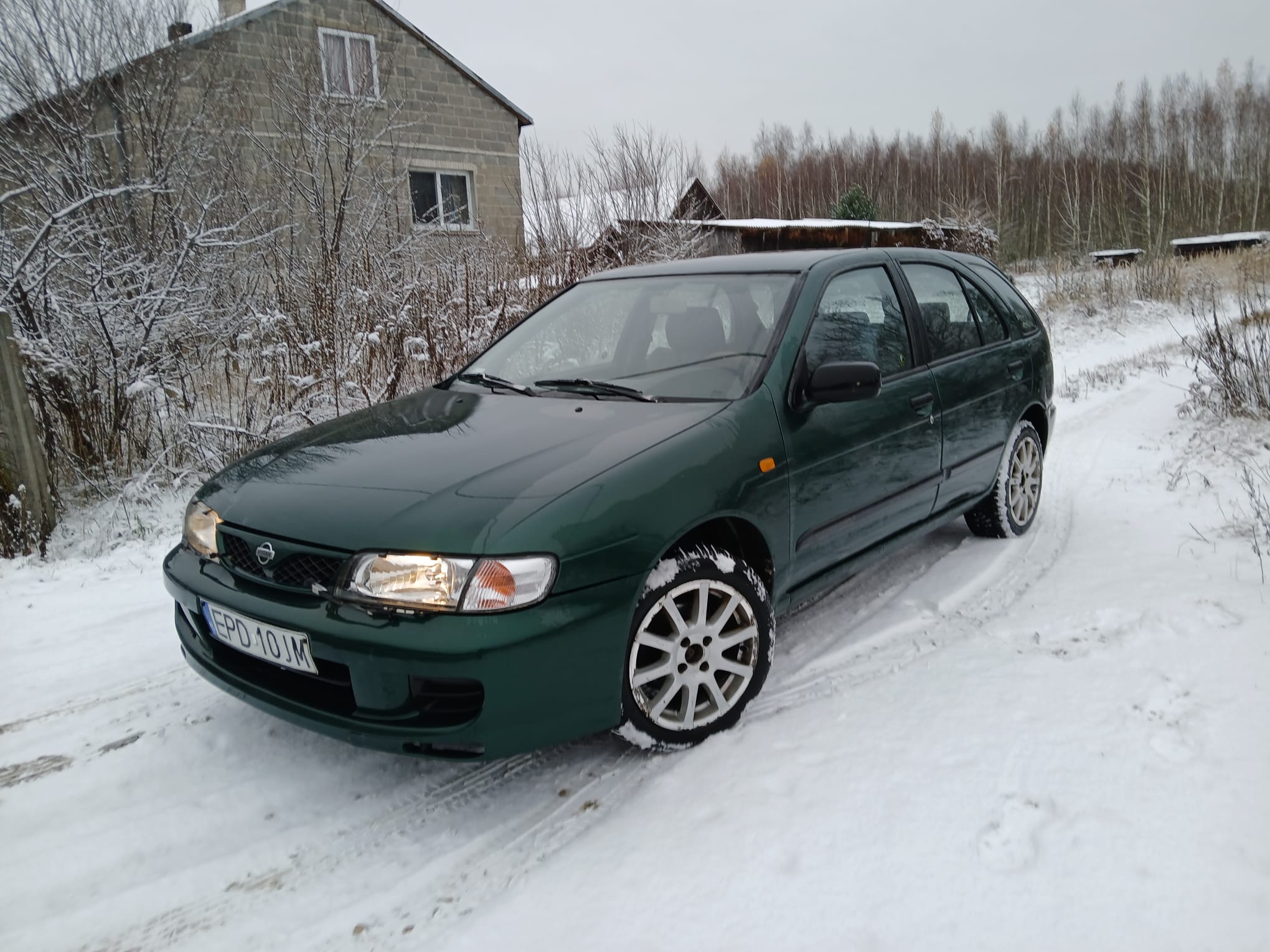 Nissan Almera