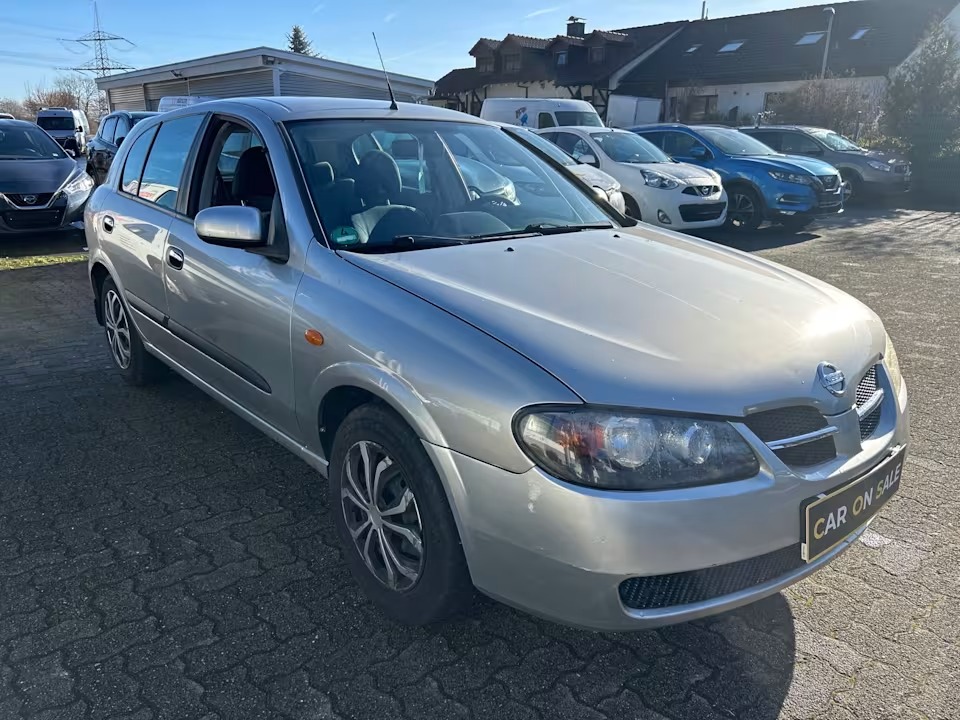 Nissan Almera