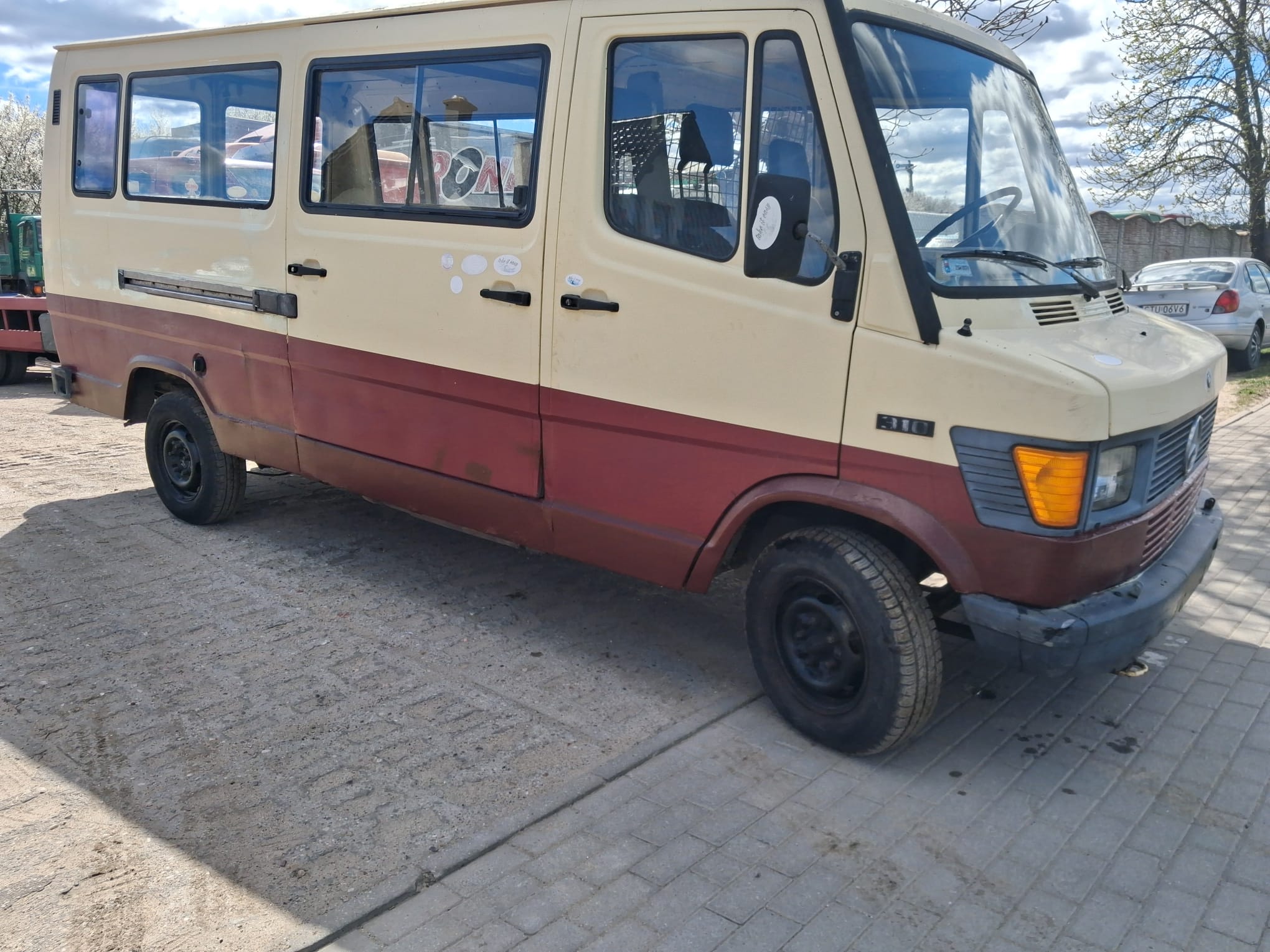 Mercedes 310