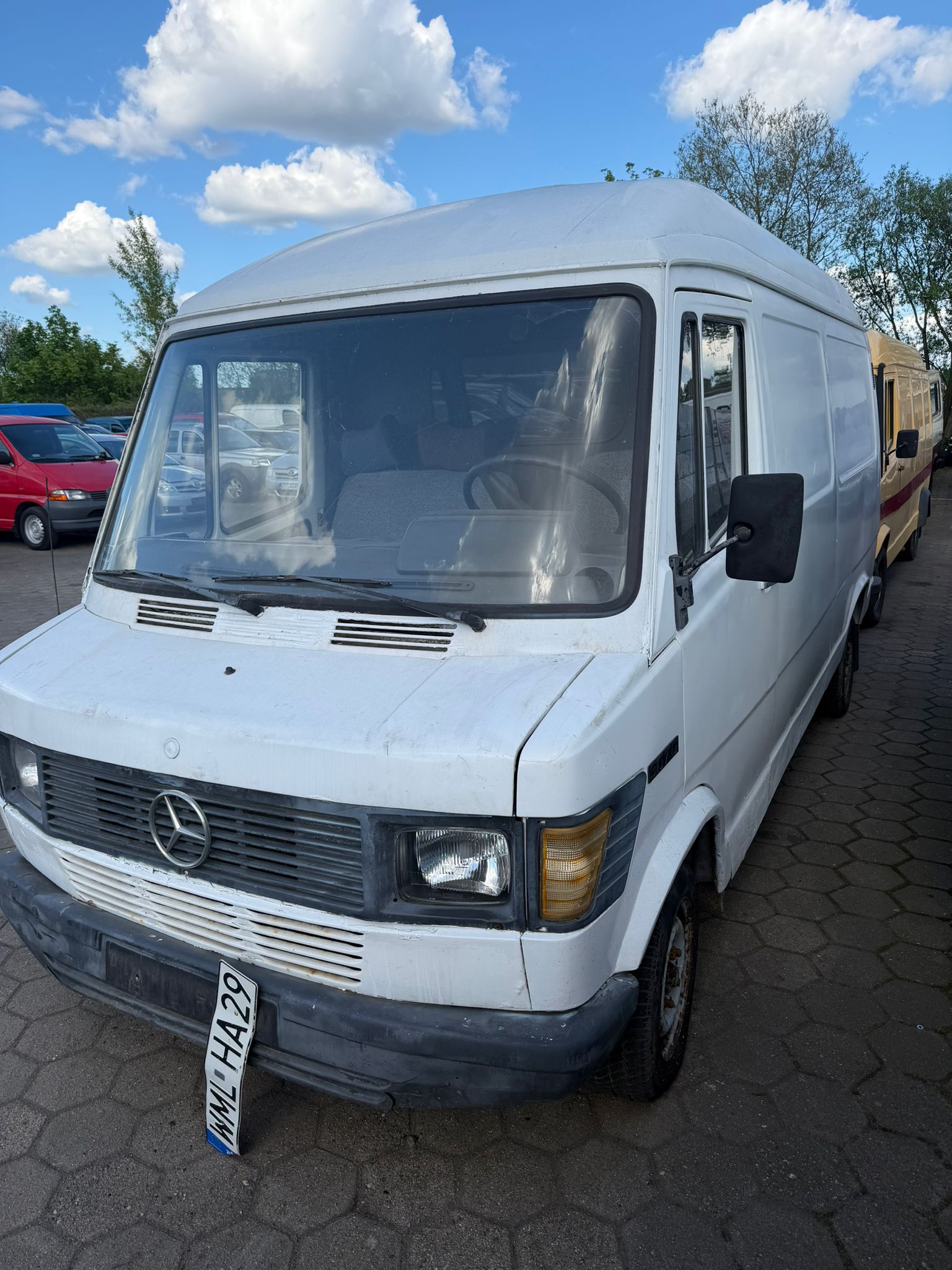 Mercedes 307