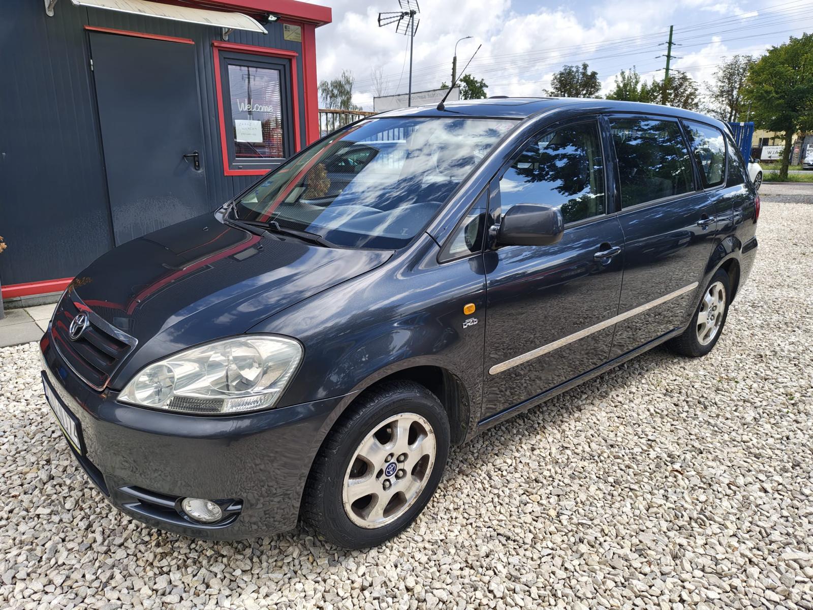 Toyota Avensis Verso