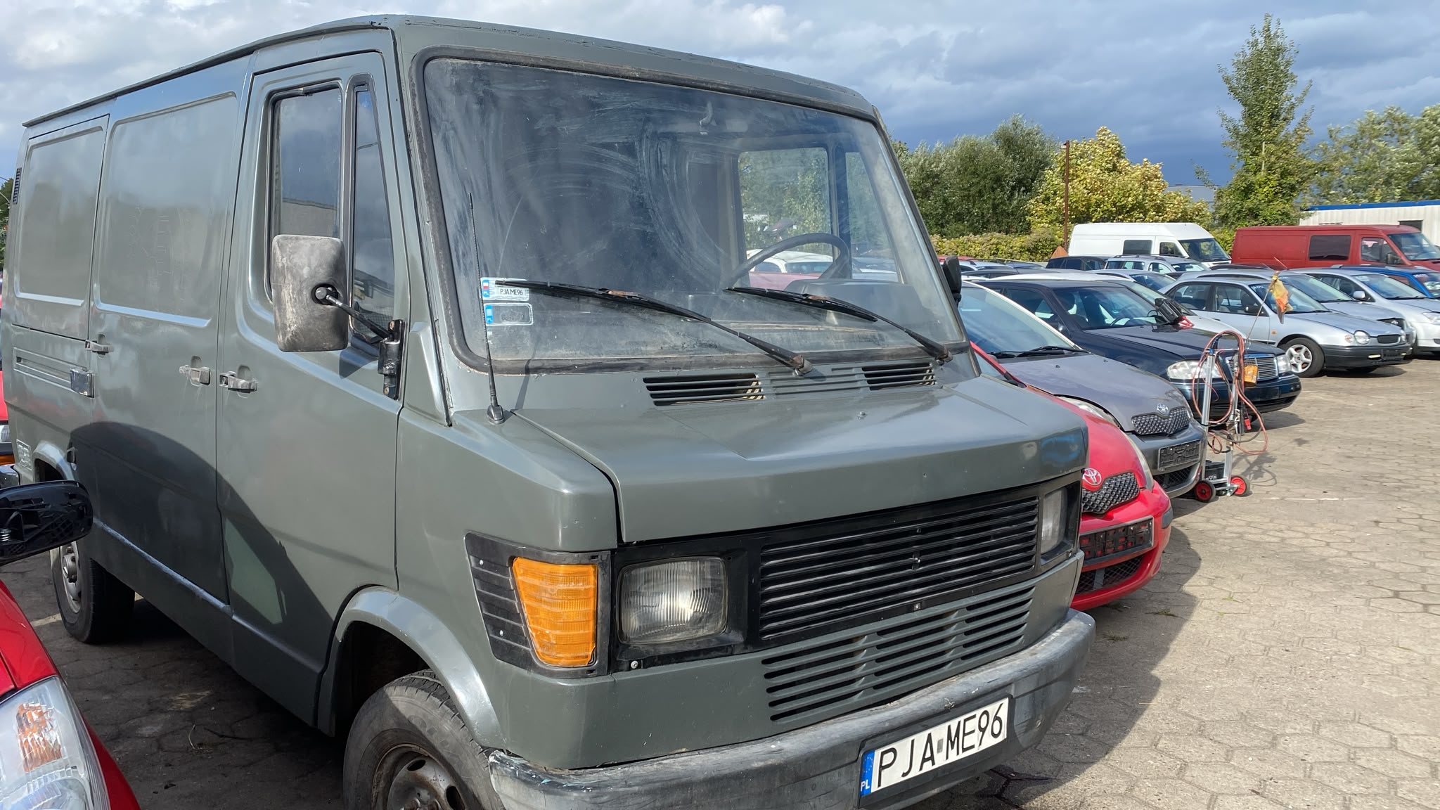 Mercedes 208